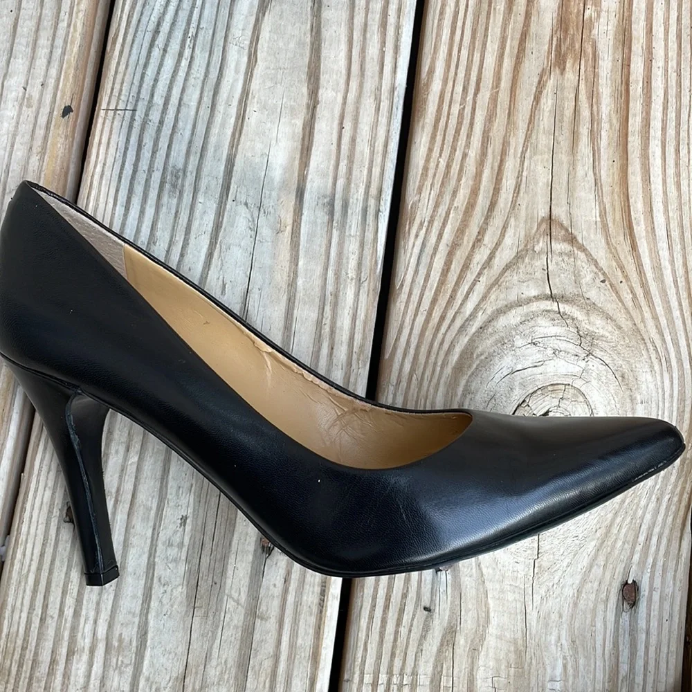 NINE WEST 